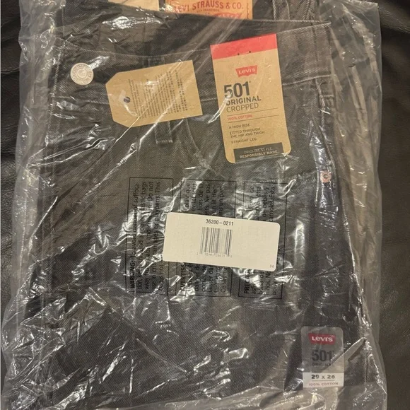 Bundle 11 pairs of NWT size 29 women’s Levi’s jeans